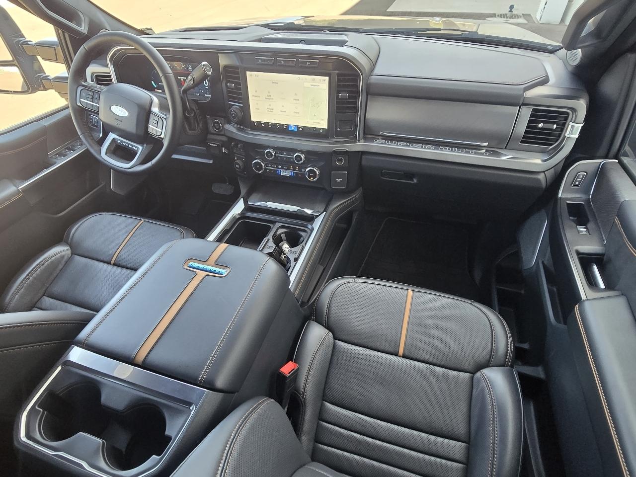 Ford F-450 SD Platinum Crew Cab DRW 4WD 2024