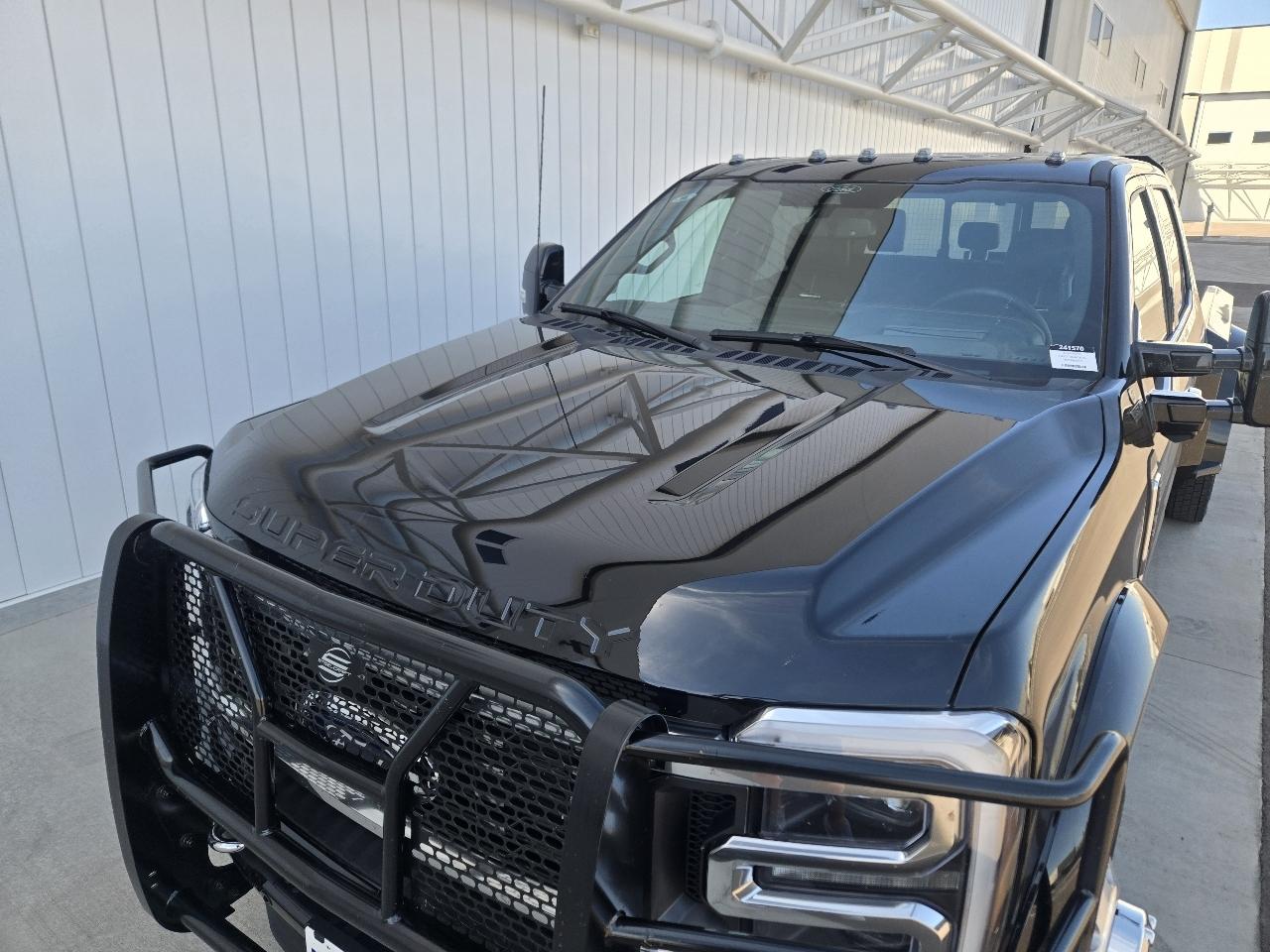 Ford F-450 SD Platinum Crew Cab DRW 4WD 2024