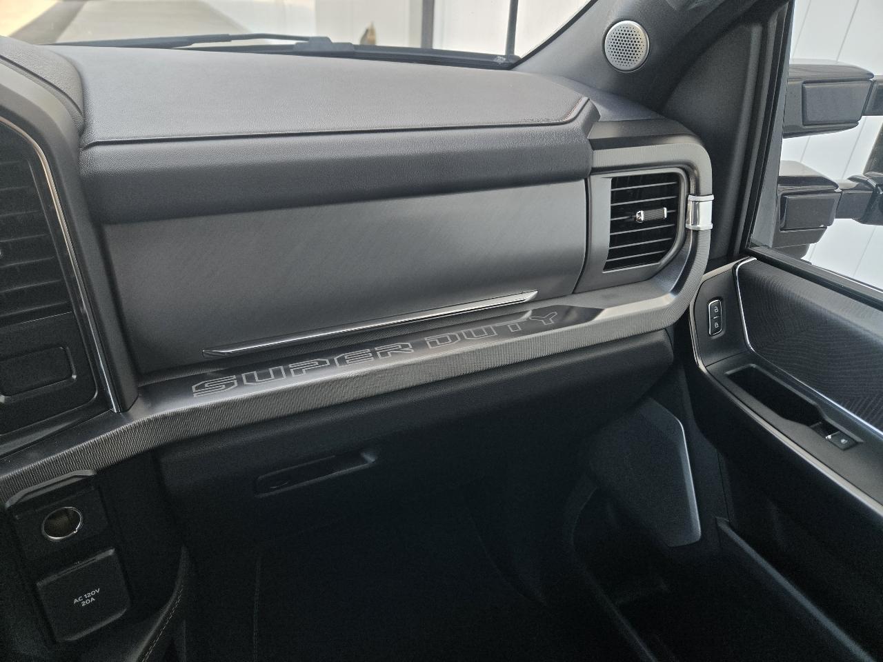 Ford F-450 SD Platinum Crew Cab DRW 4WD 2024