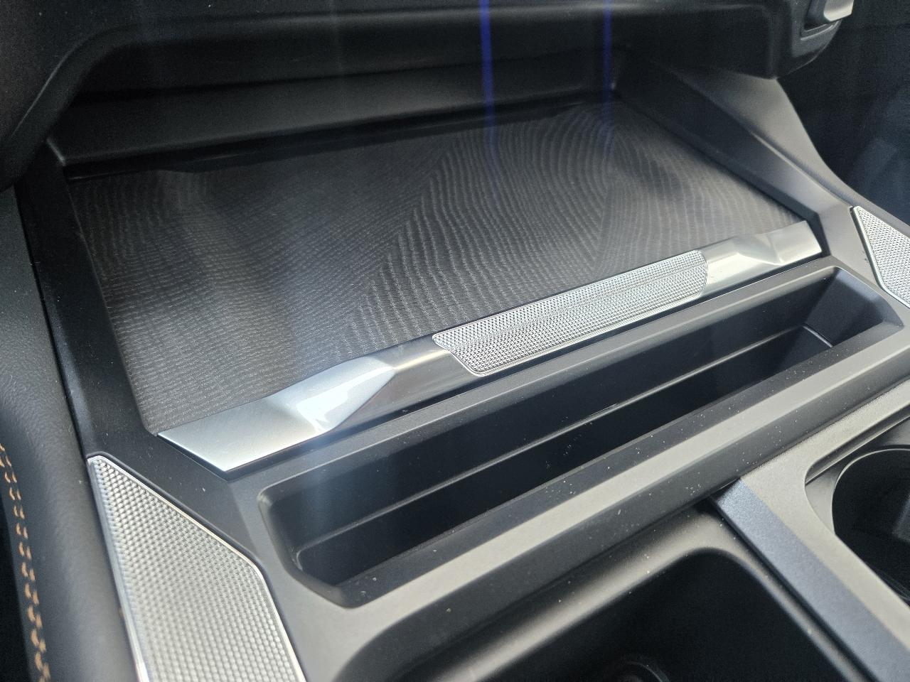 Ford F-450 SD Platinum Crew Cab DRW 4WD 2024