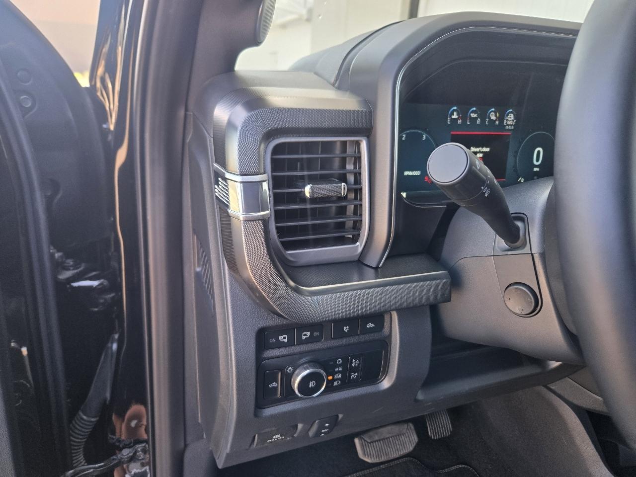 Ford F-450 SD Platinum Crew Cab DRW 4WD 2024