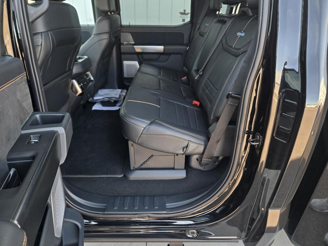 Ford F-450 SD Platinum Crew Cab DRW 4WD 2024