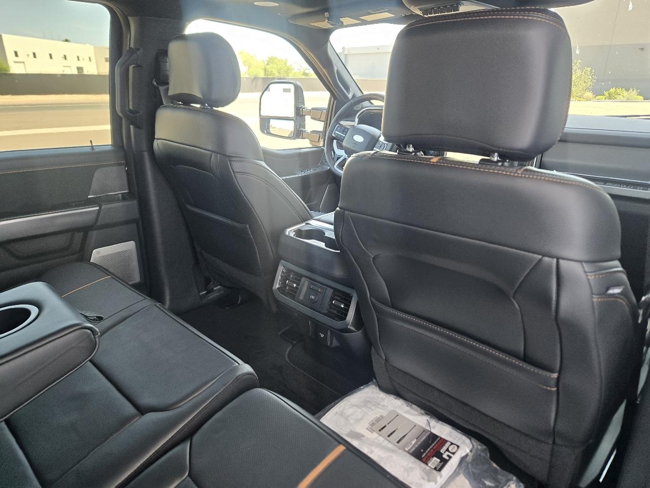 Ford F-450 SD Platinum Crew Cab DRW 4WD 2024