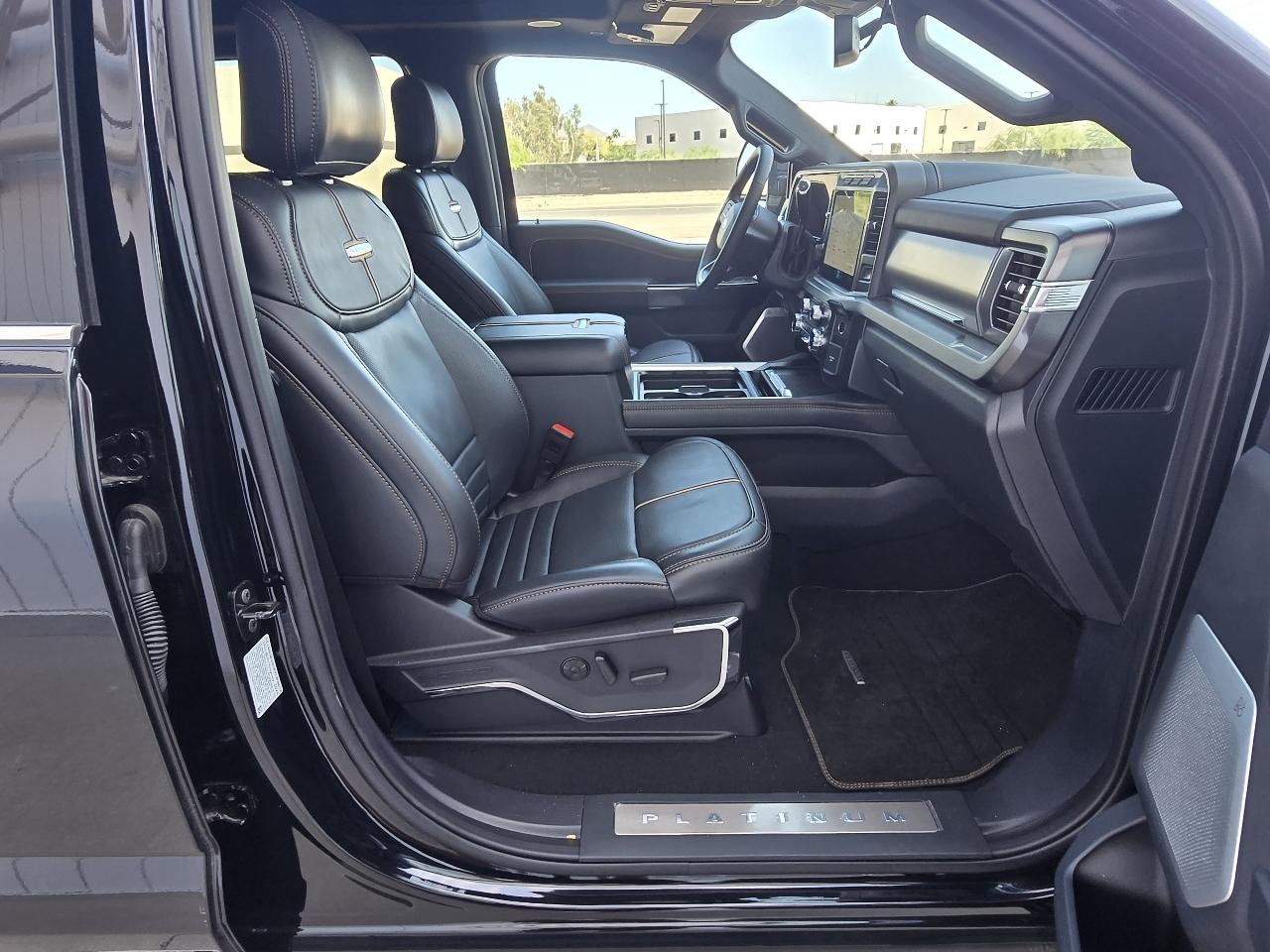 Ford F-450 SD Platinum Crew Cab DRW 4WD 2024