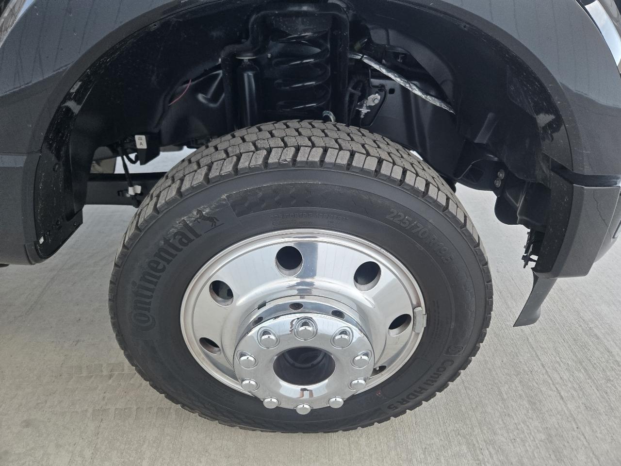 Ford F-450 SD Platinum Crew Cab DRW 4WD 2024