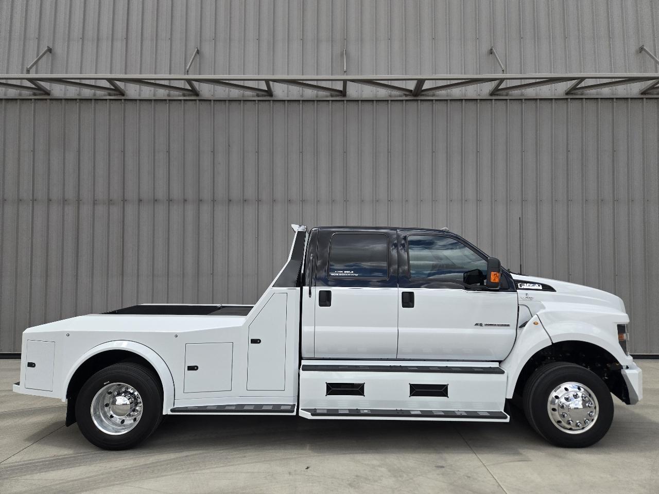 Ford F-650 Crew Cab 2WD DRW 2026