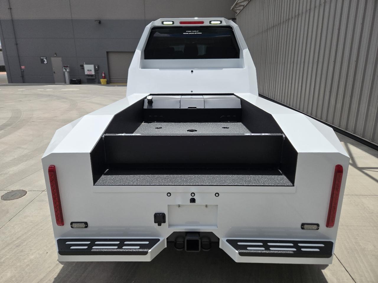 Ford F-650 Crew Cab 2WD DRW 2026