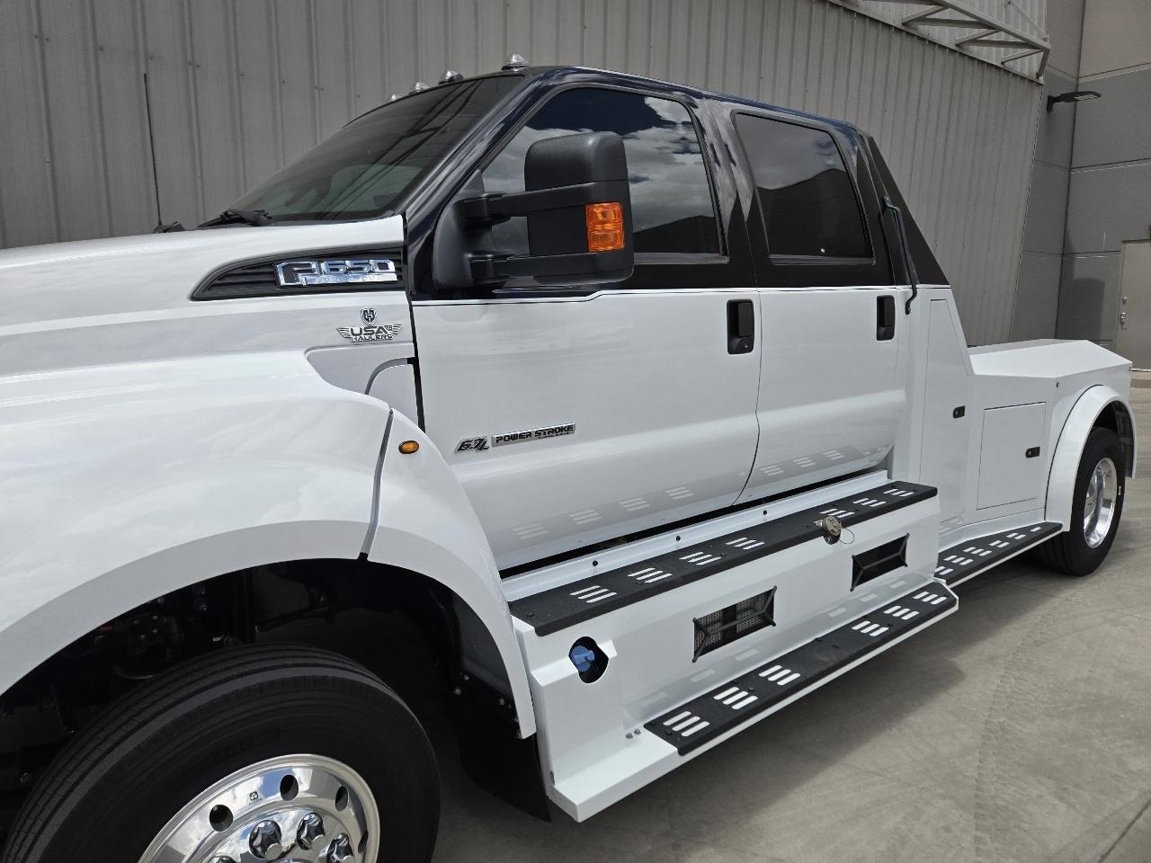 Ford F-650 Crew Cab 2WD DRW 2026