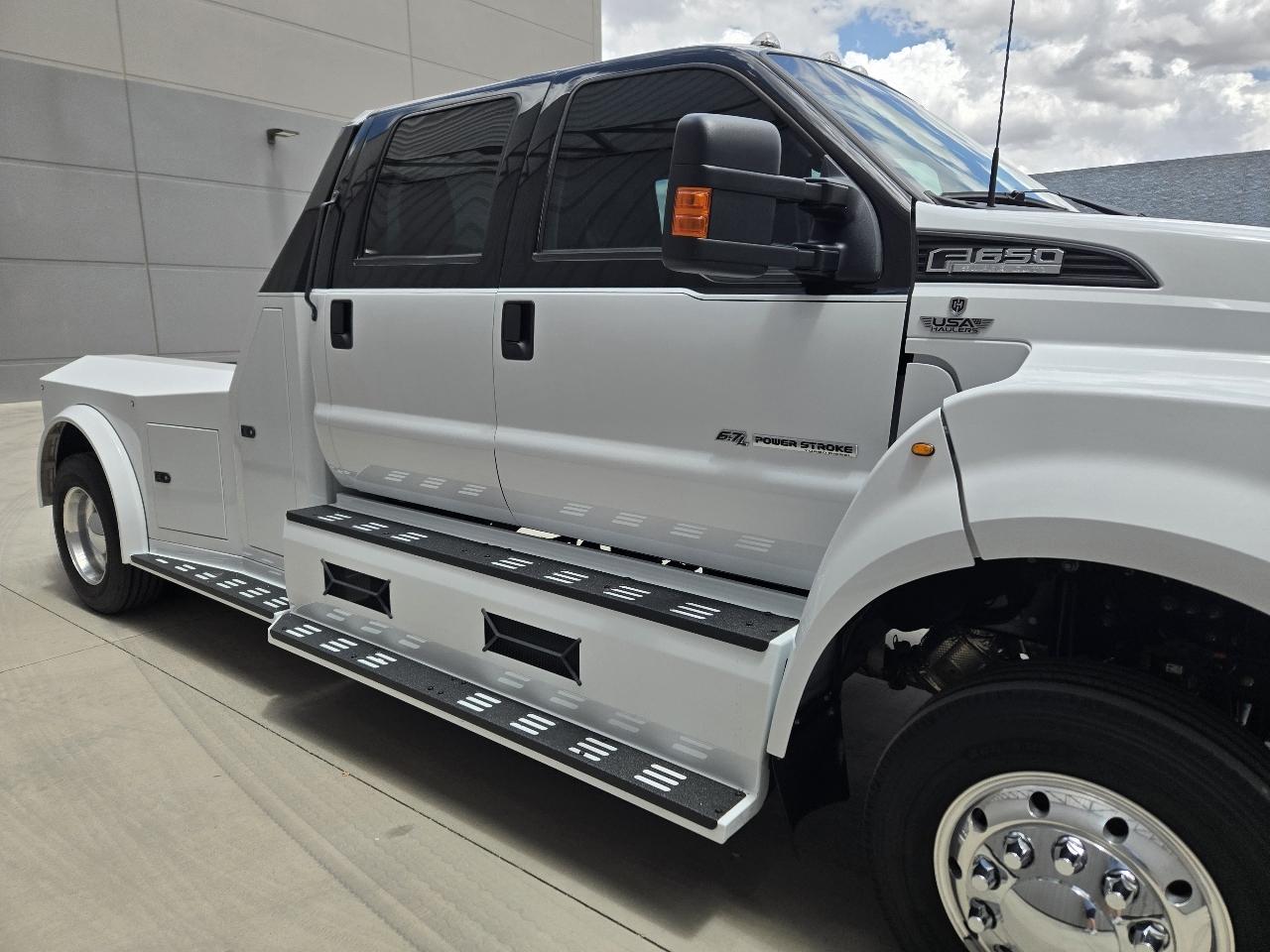 Ford F-650 Crew Cab 2WD DRW 2026