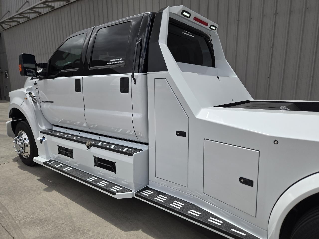 Ford F-650 Crew Cab 2WD DRW 2026