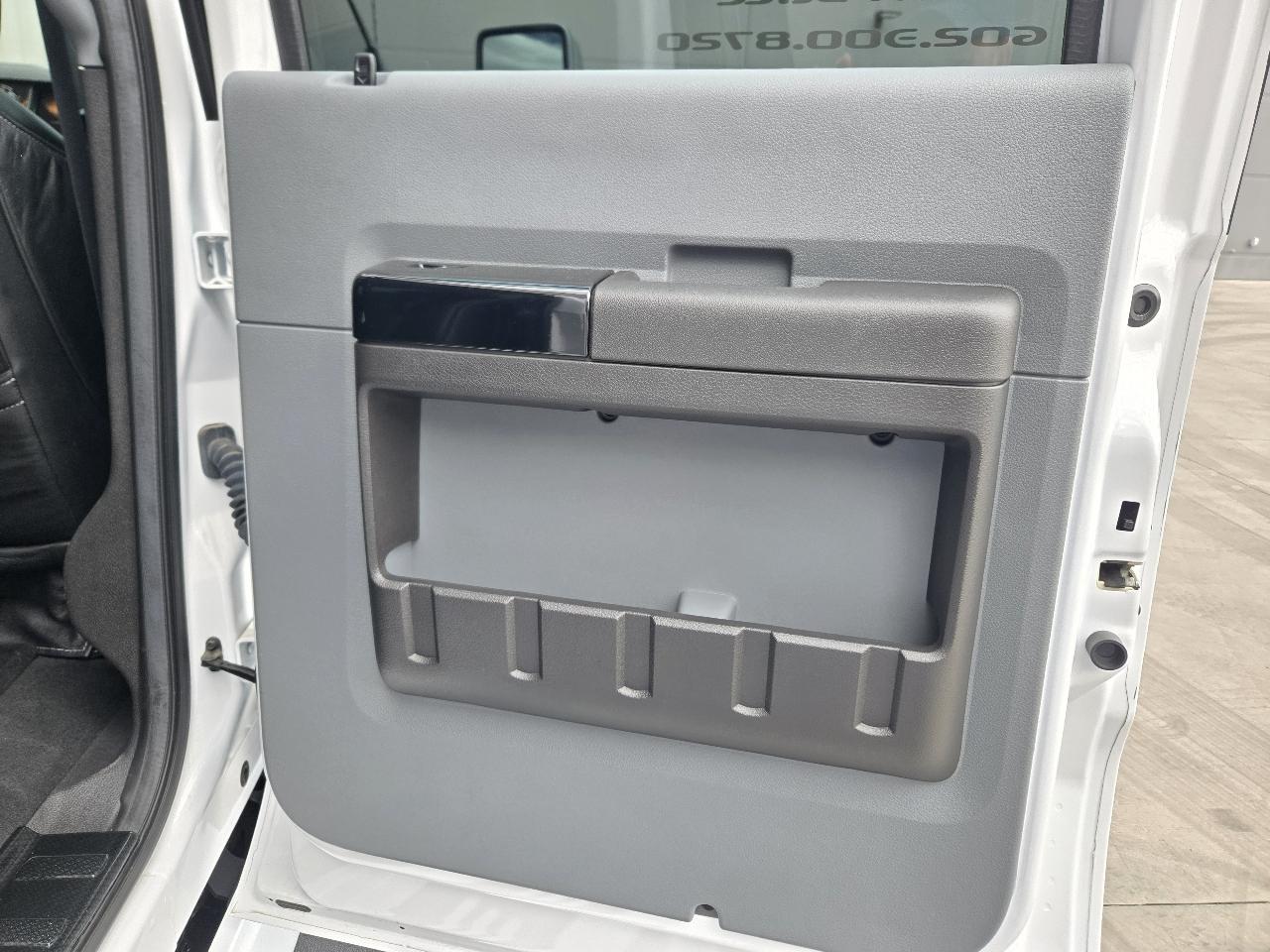Ford F-650 Crew Cab 2WD DRW 2026