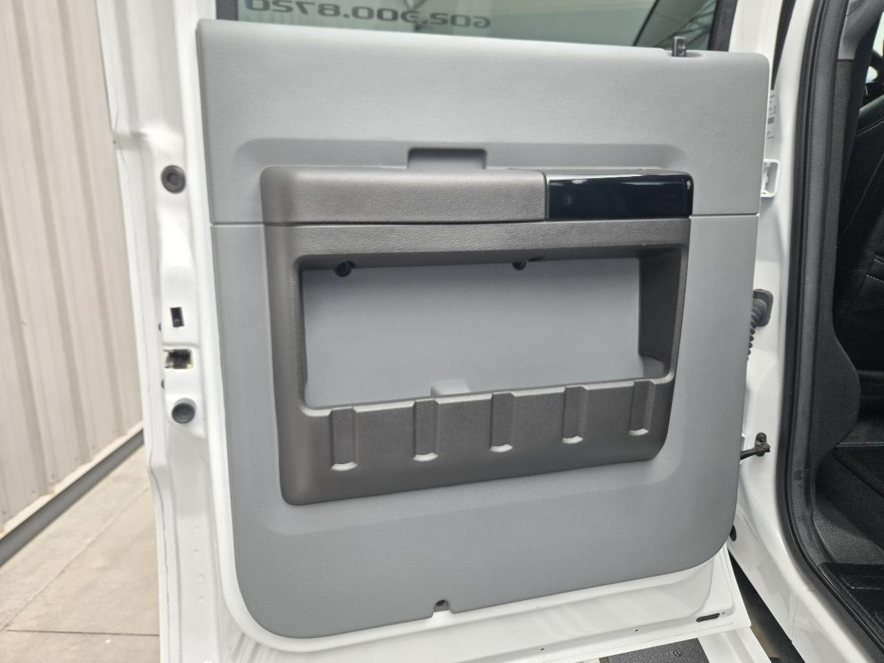 Ford F-650 Crew Cab 2WD DRW 2026