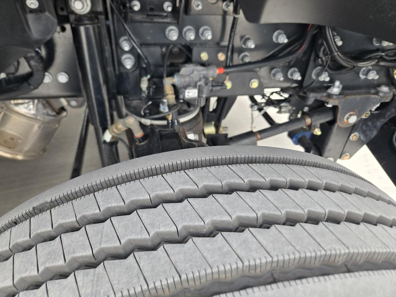 Ford F-650 Crew Cab 2WD DRW 2026