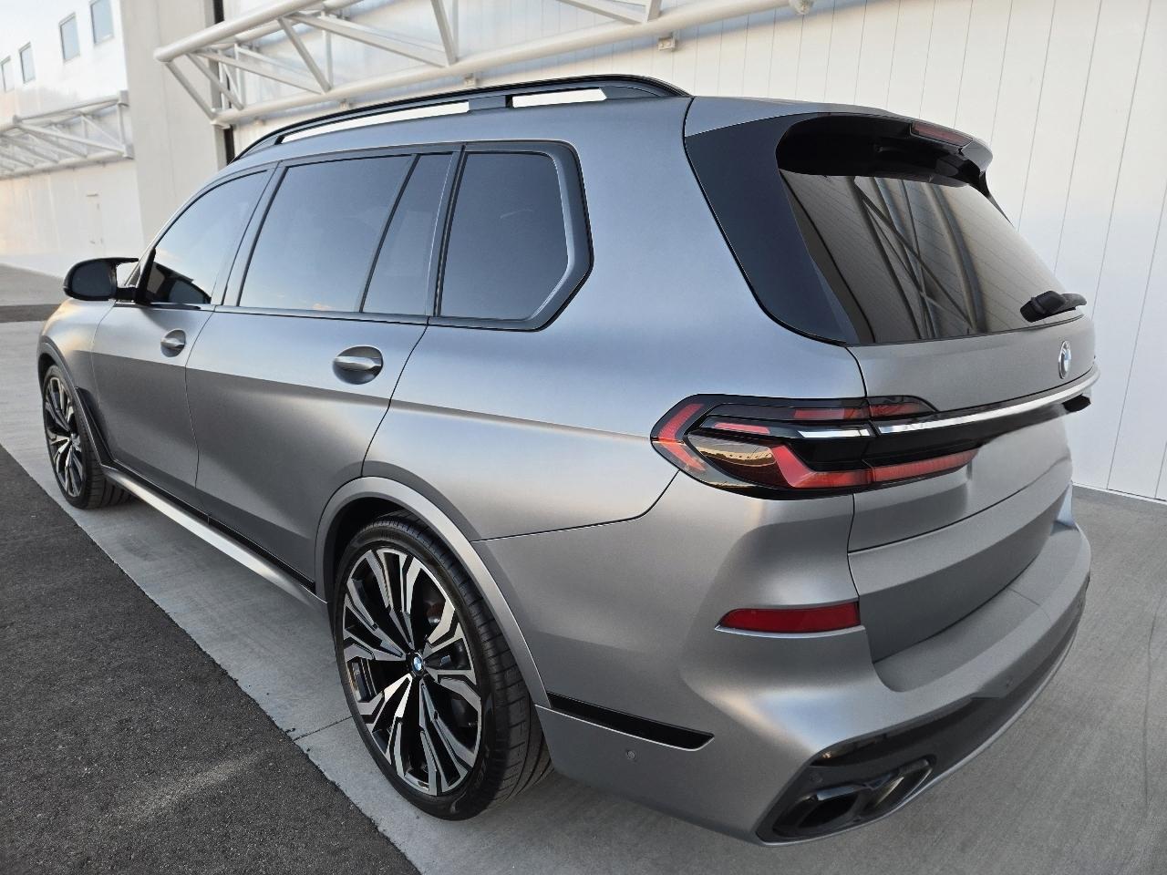 BMW X7 M60i 2023