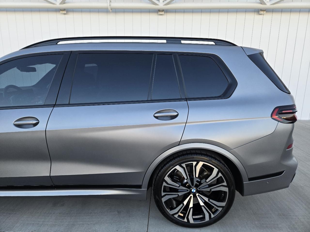 BMW X7 M60i 2023