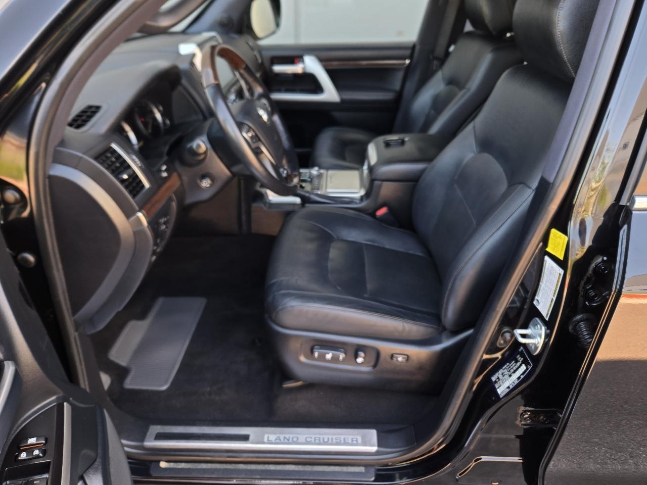 Toyota Land Cruiser 4WD 2020