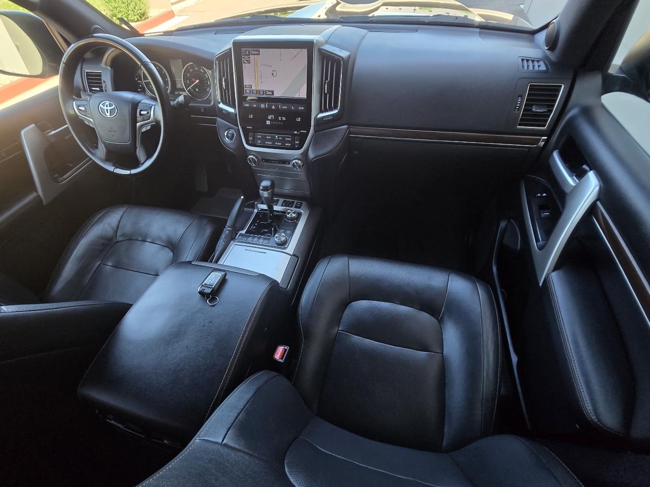 Toyota Land Cruiser 4WD 2020