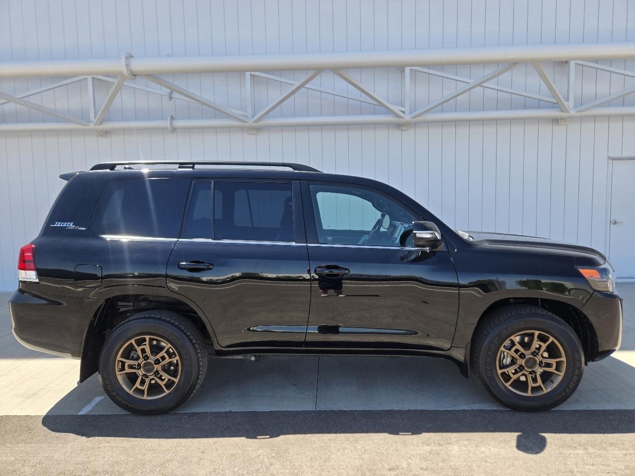 Toyota Land Cruiser 4WD 2020