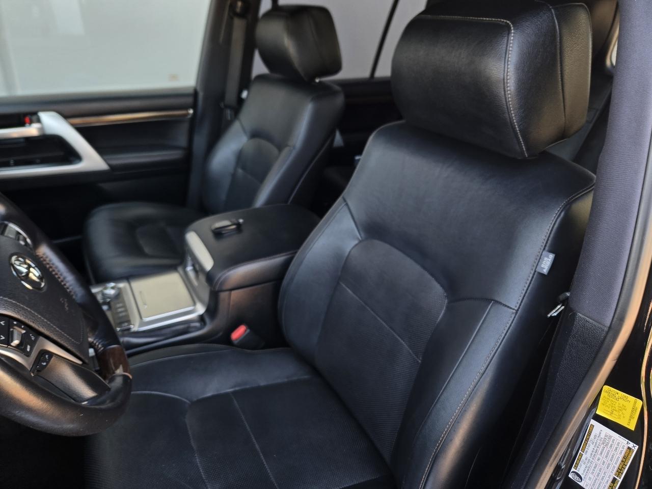 Toyota Land Cruiser 4WD 2020