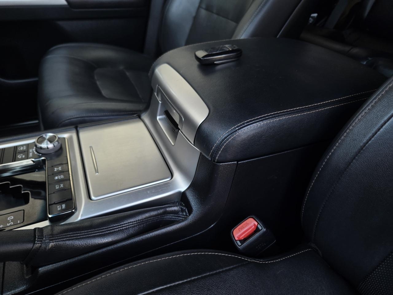 Toyota Land Cruiser 4WD 2020