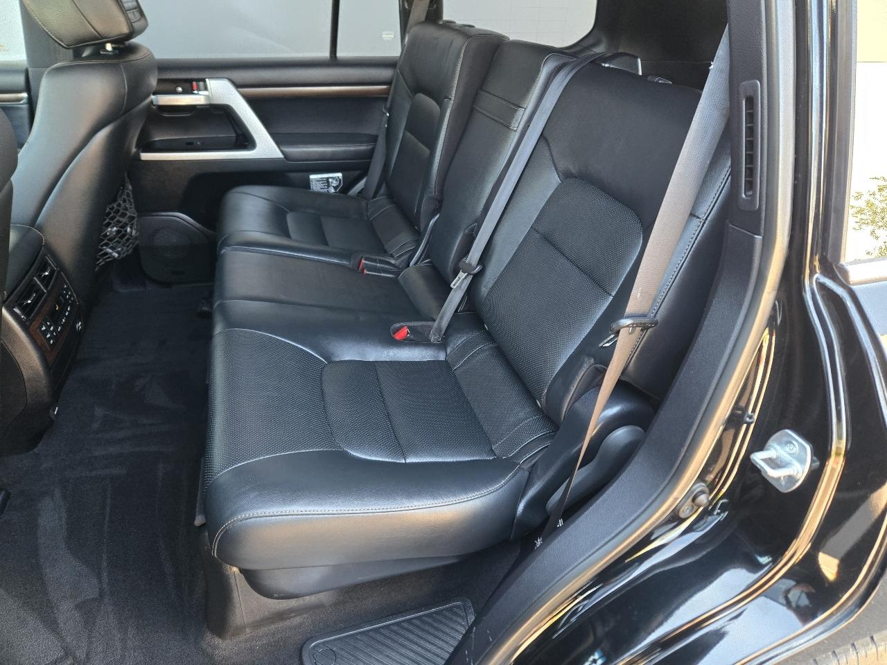 Toyota Land Cruiser 4WD 2020