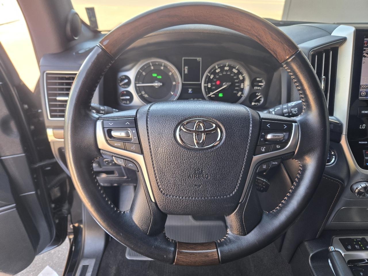 Toyota Land Cruiser 4WD 2020