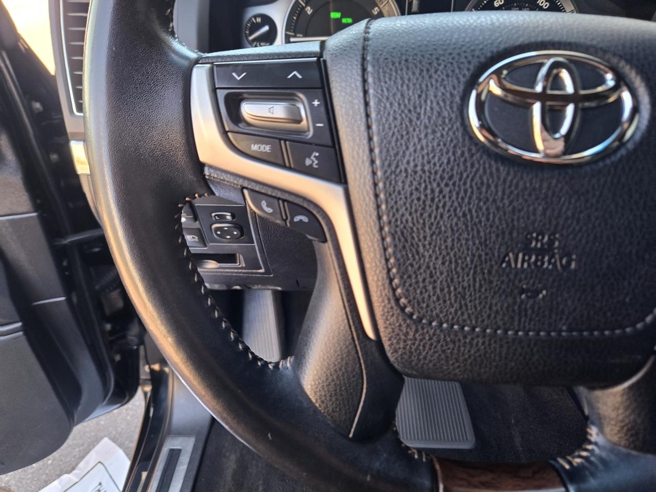 Toyota Land Cruiser 4WD 2020
