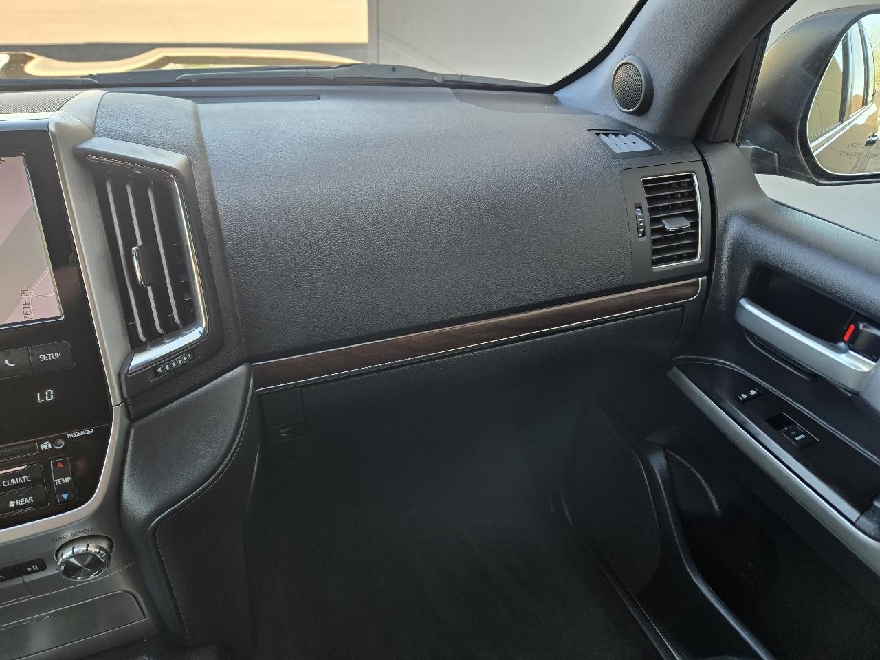 Toyota Land Cruiser 4WD 2020