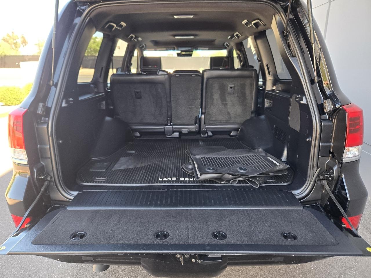 Toyota Land Cruiser 4WD 2020