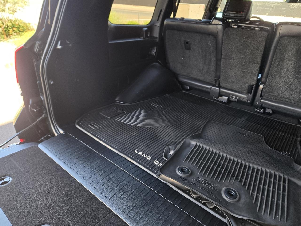 Toyota Land Cruiser 4WD 2020