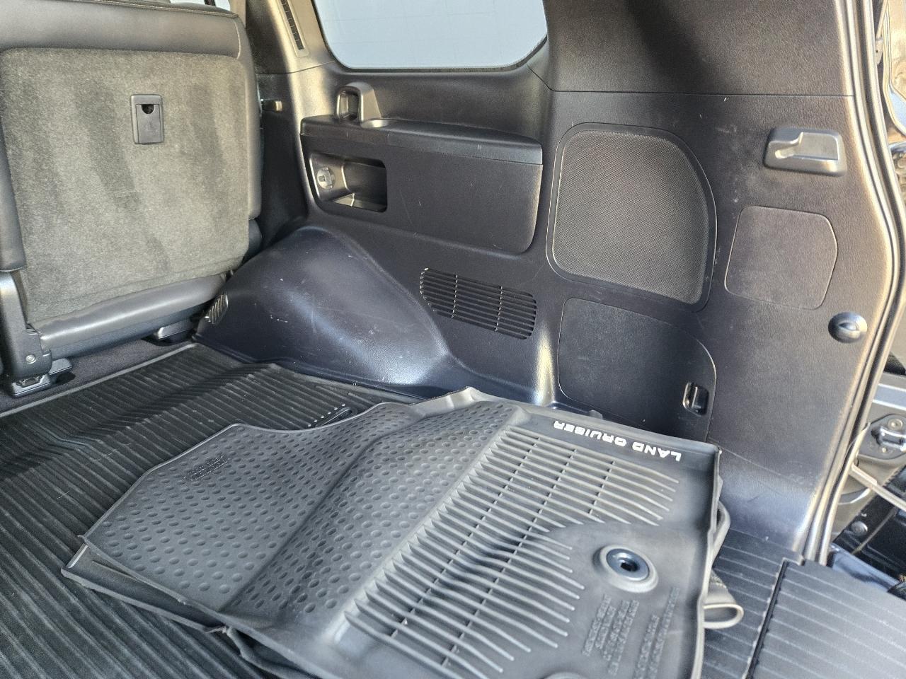 Toyota Land Cruiser 4WD 2020