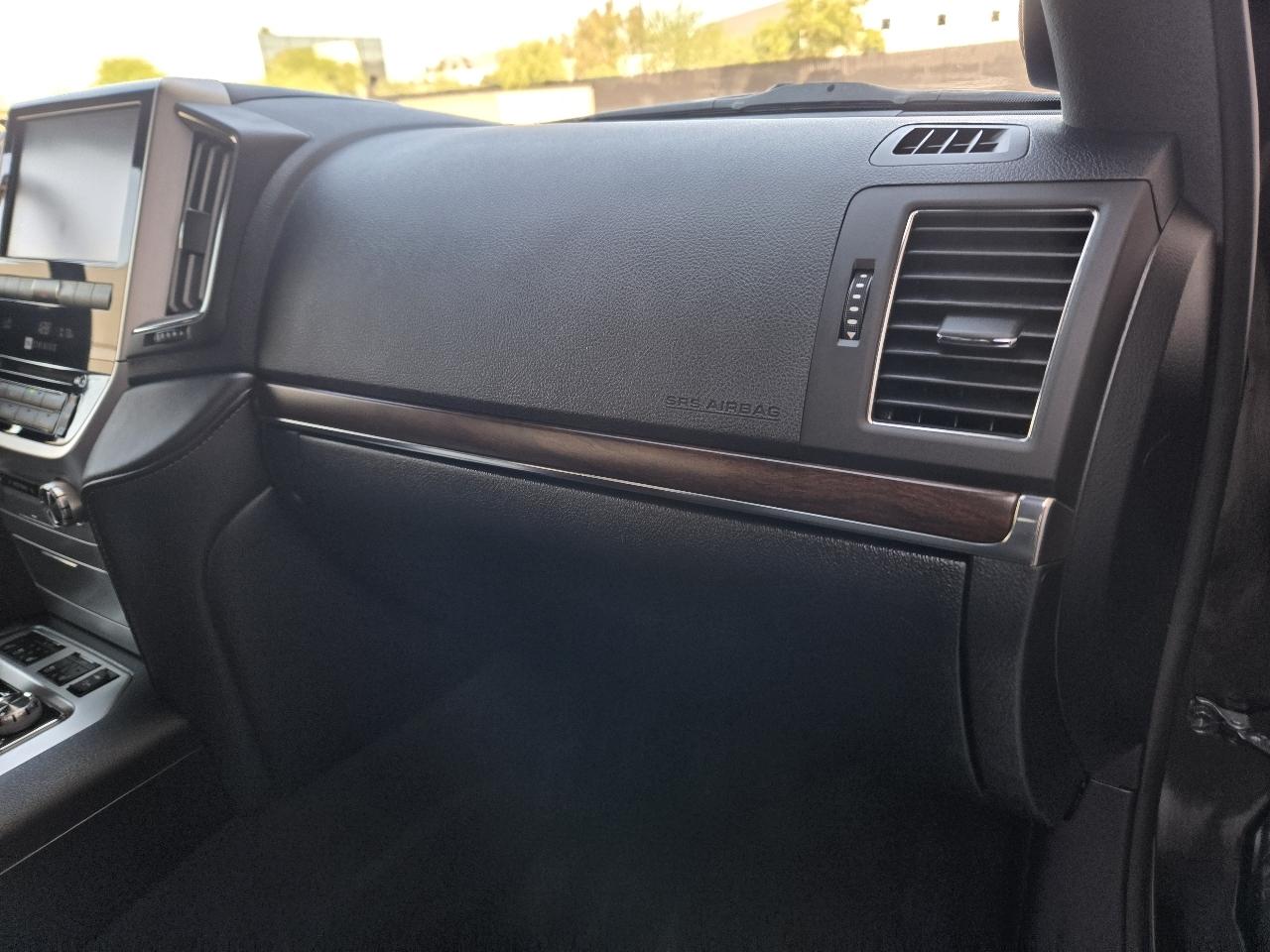 Toyota Land Cruiser 4WD 2020