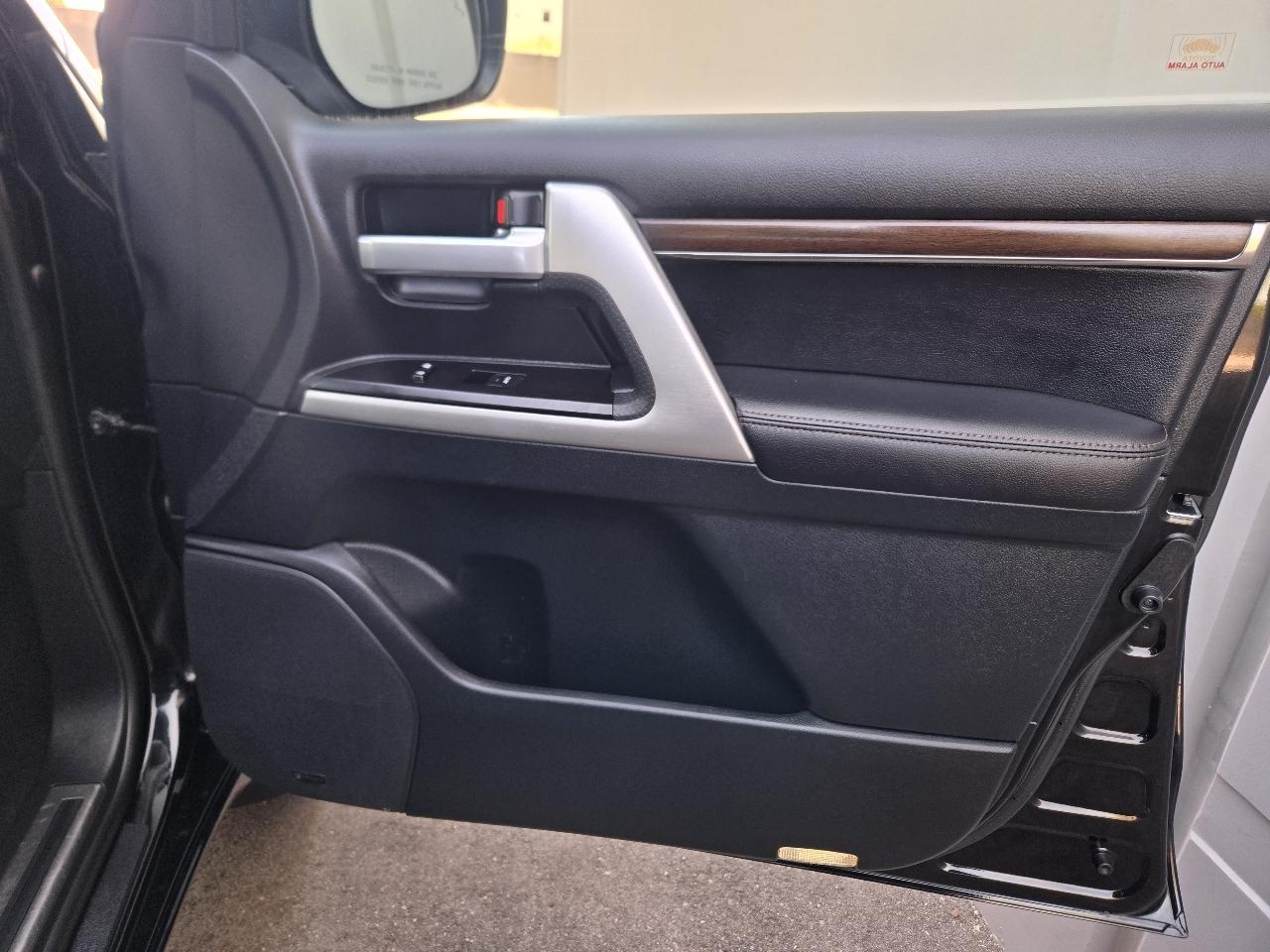 Toyota Land Cruiser 4WD 2020