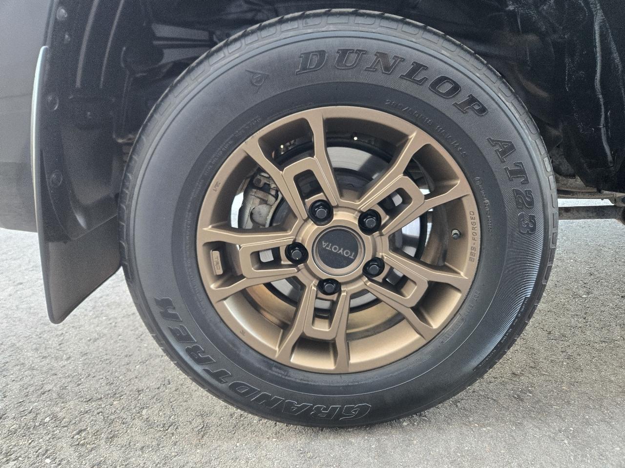 Toyota Land Cruiser 4WD 2020