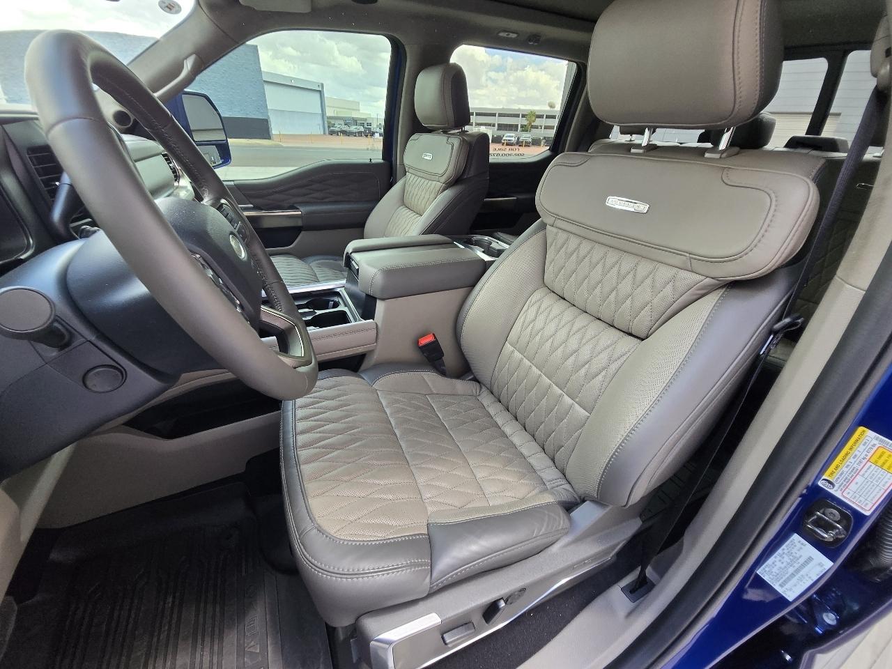 Ford F-450 SD Lariat Crew Cab DRW 4WD 2026