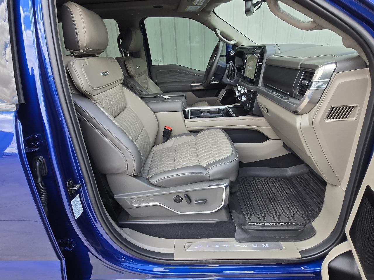 Ford F-450 SD Lariat Crew Cab DRW 4WD 2026