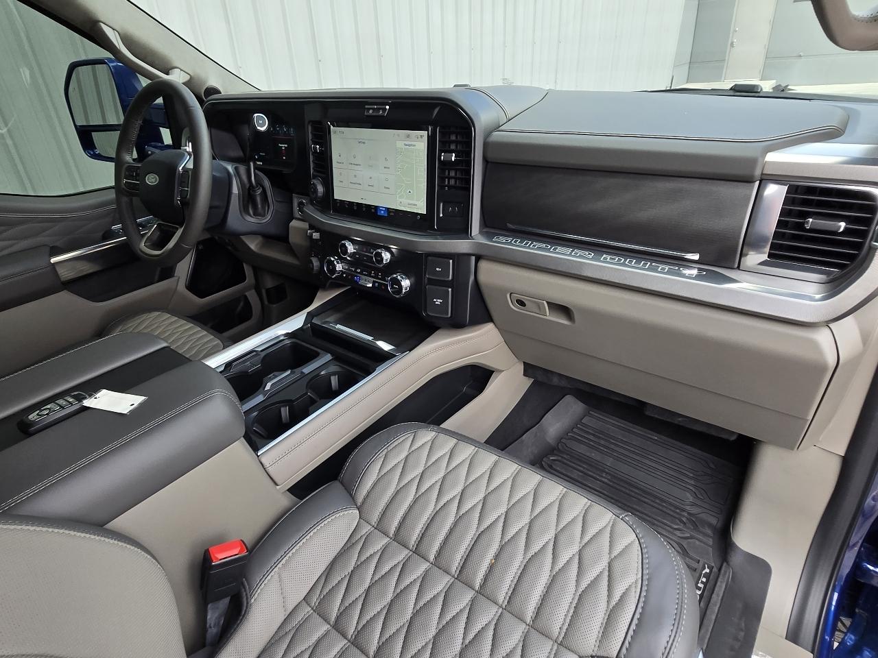 Ford F-450 SD Lariat Crew Cab DRW 4WD 2026