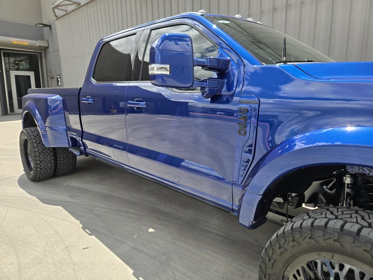 Ford F-450 SD Lariat Crew Cab DRW 4WD 2026