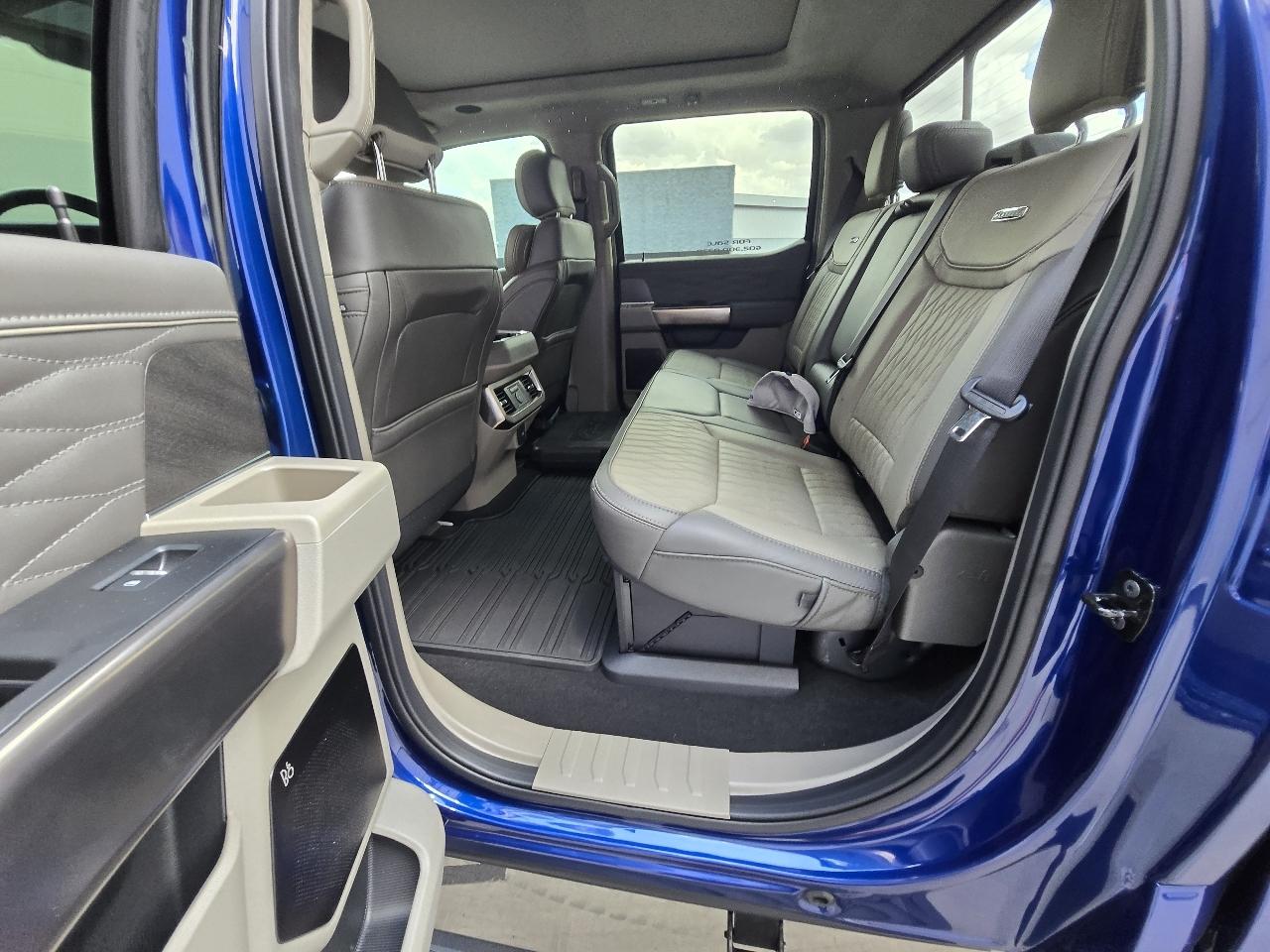 Ford F-450 SD Lariat Crew Cab DRW 4WD 2026