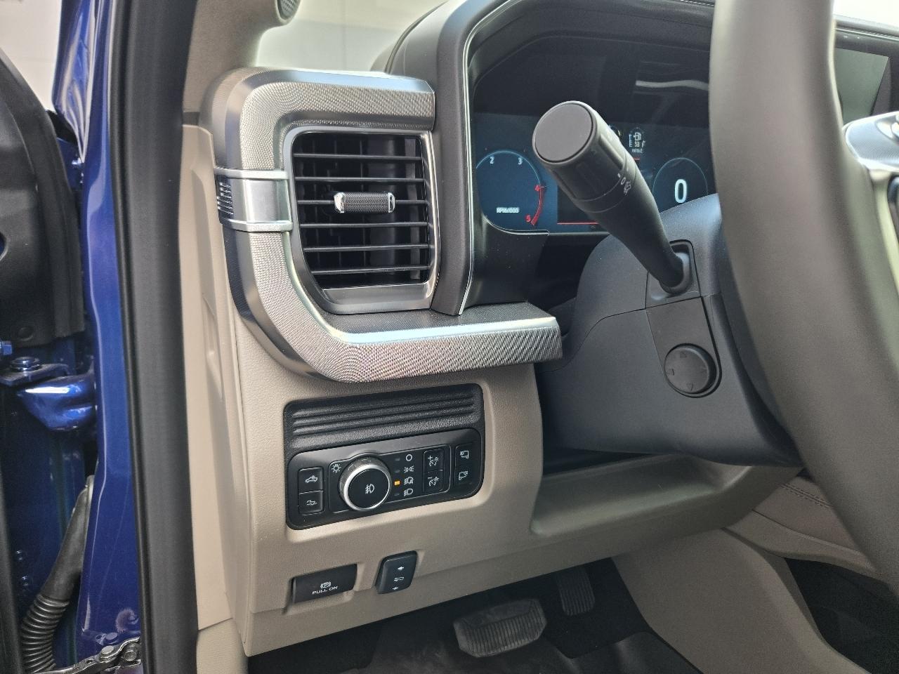 Ford F-450 SD Lariat Crew Cab DRW 4WD 2026