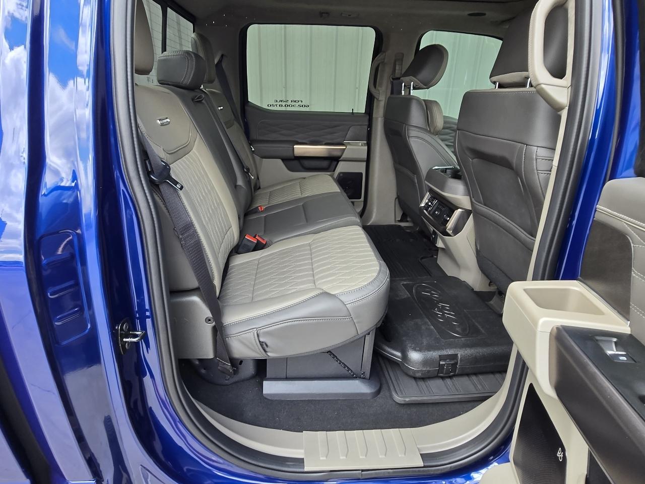 Ford F-450 SD Lariat Crew Cab DRW 4WD 2026