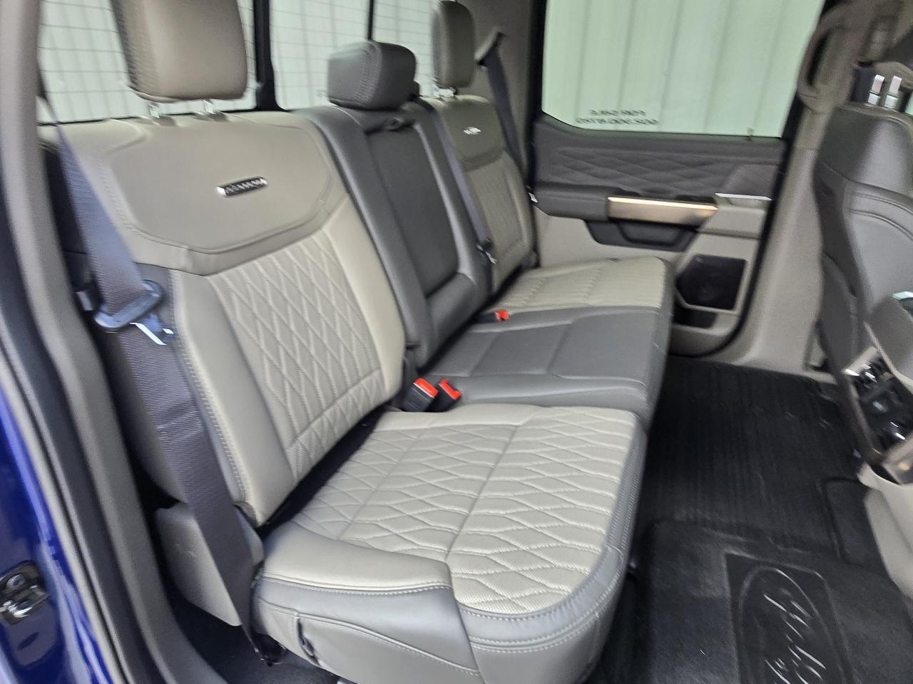 Ford F-450 SD Lariat Crew Cab DRW 4WD 2026
