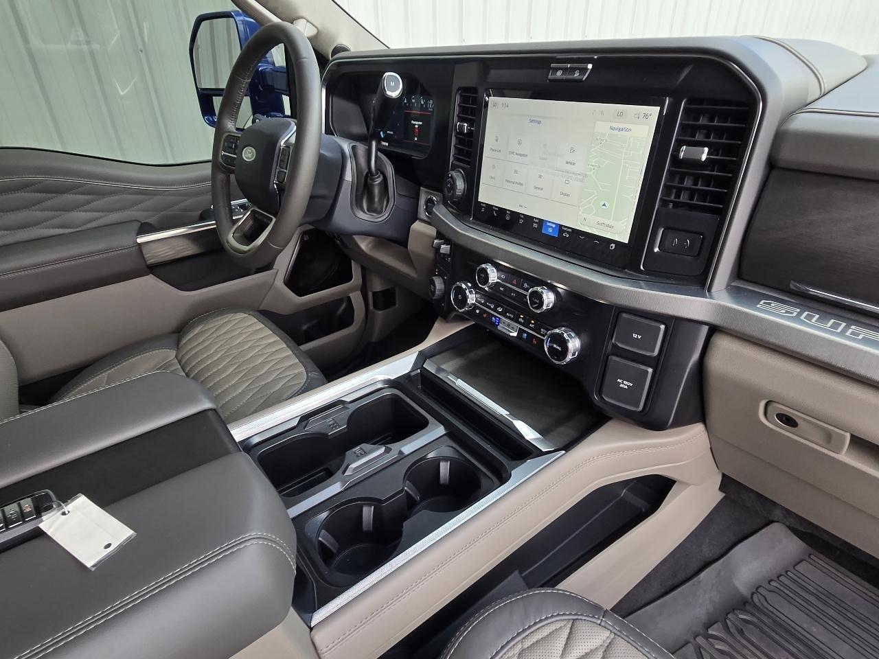 Ford F-450 SD Lariat Crew Cab DRW 4WD 2026