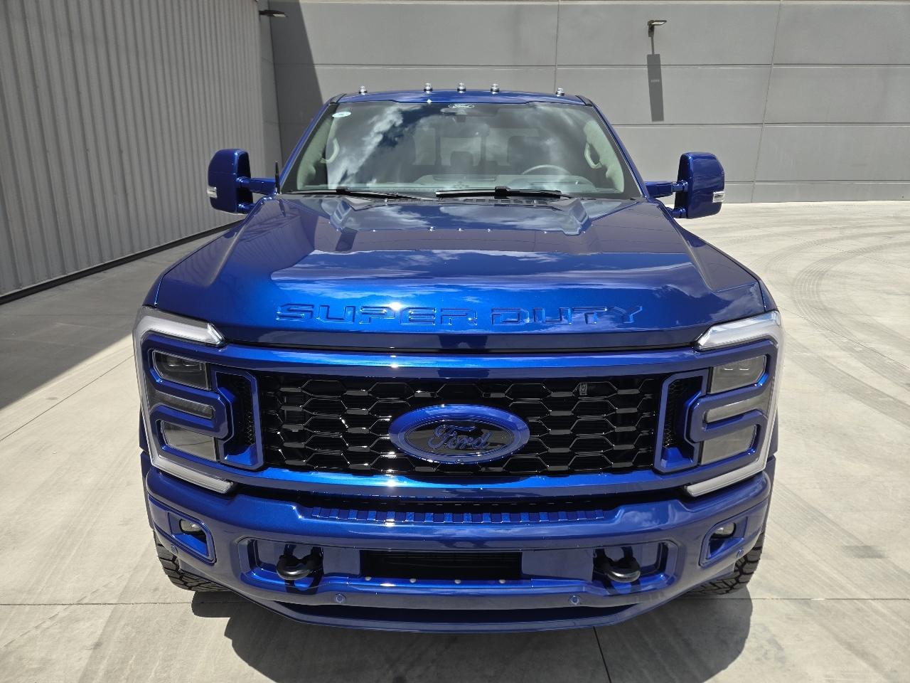 Ford F-450 SD Lariat Crew Cab DRW 4WD 2026