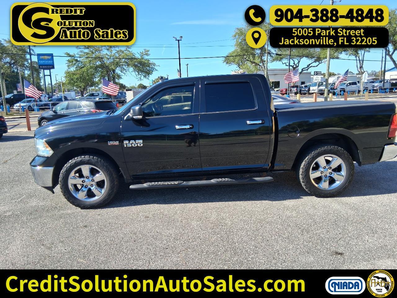 2015 RAM 1500 SLT Crew Cab SWB 4WD