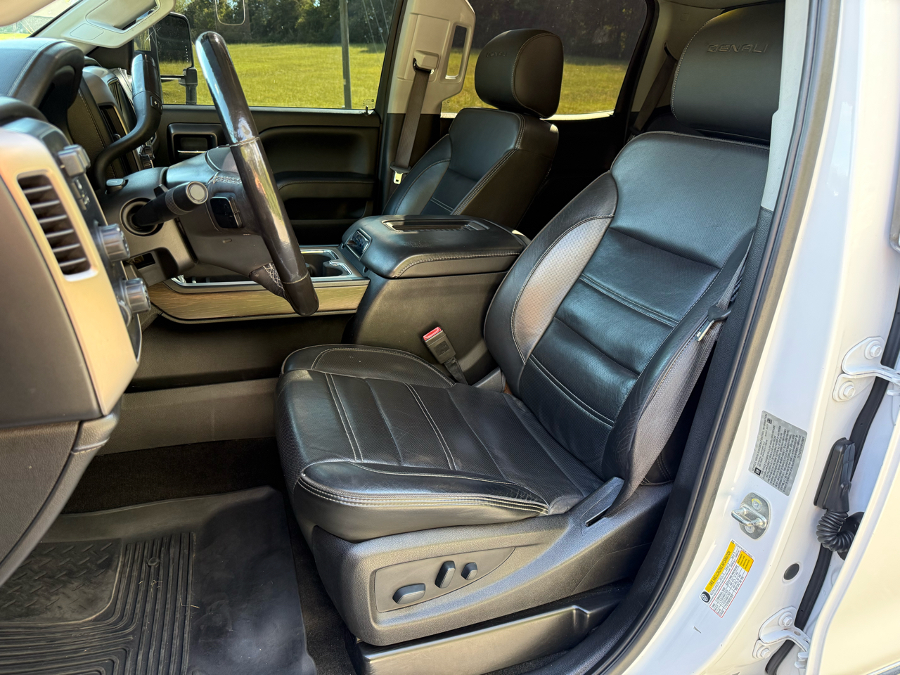 2018 Gmc Sierra 3500 Denali photo 2