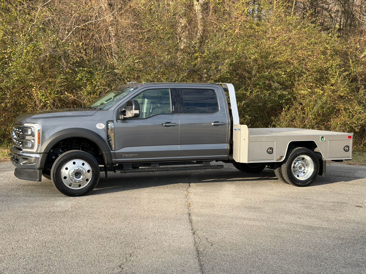 2024 Ford F-550 Super Duty Chassis Cab Lariat's photo