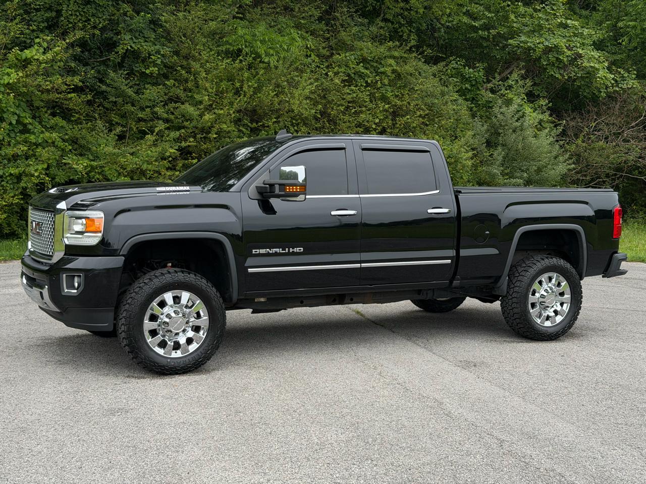 2017 GMC Sierra 4WD Crew Cab Standard Box Denali's photo