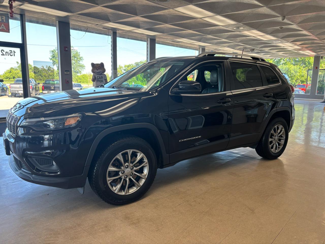 View vehicle photo 3