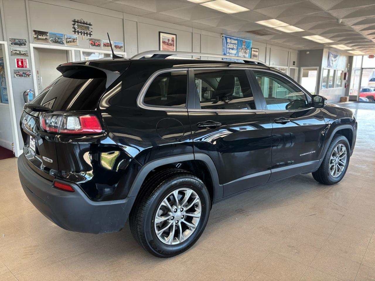 View vehicle photo 6